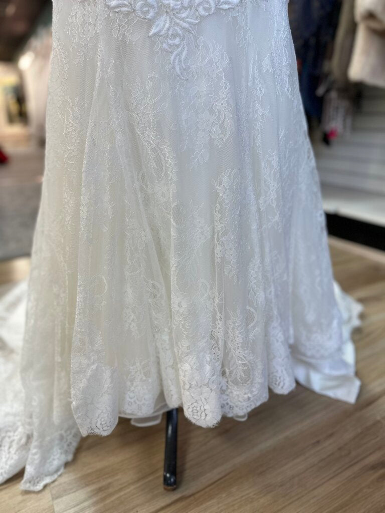 Justin Alexander Ivory Lace Long Sleeve Bridal Gown 10