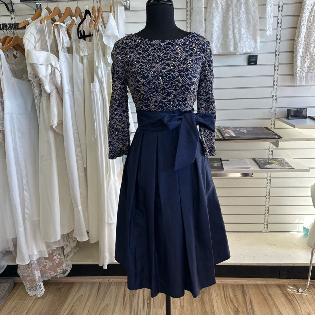 Jessica Howard Navy/ Gold Lace Long Sleeve Top Short Formal Dress 8