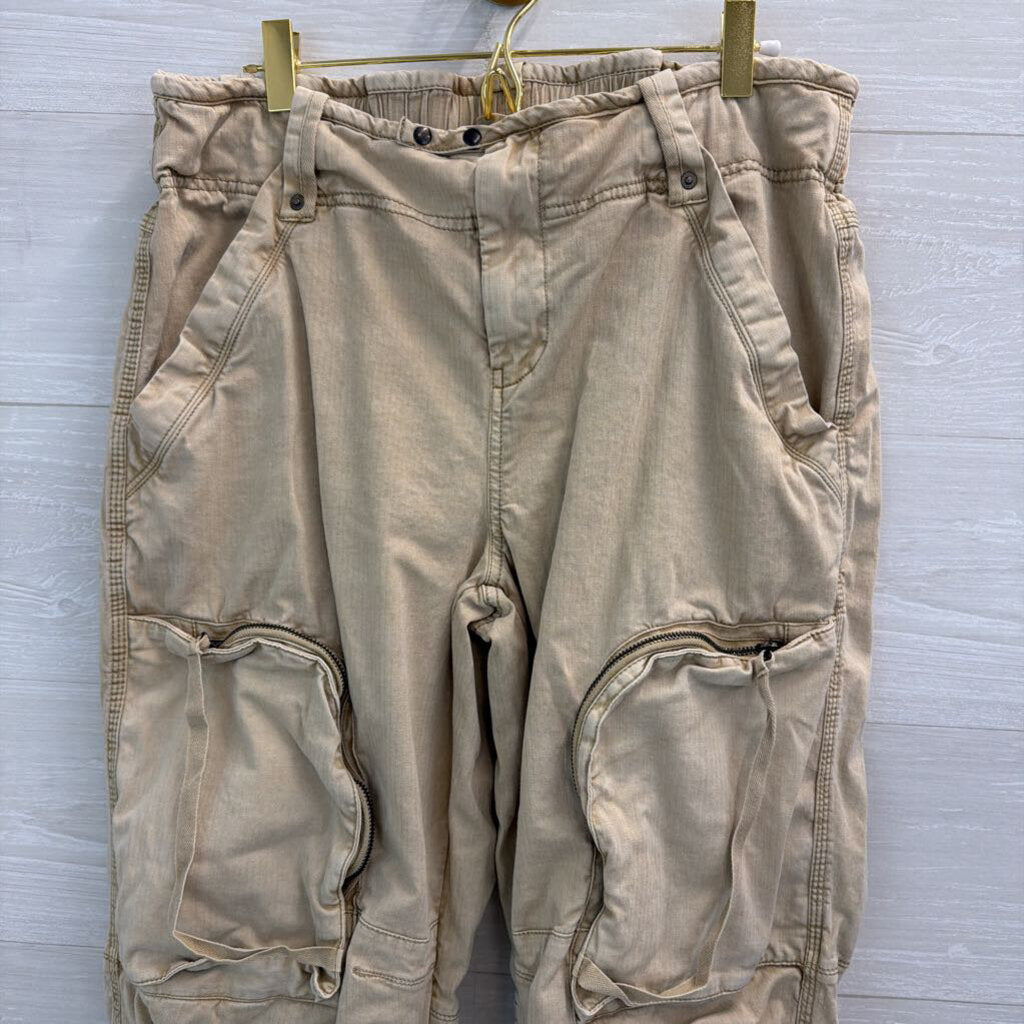 We The Free Khaki Can't Compare Slouch Pants Medium