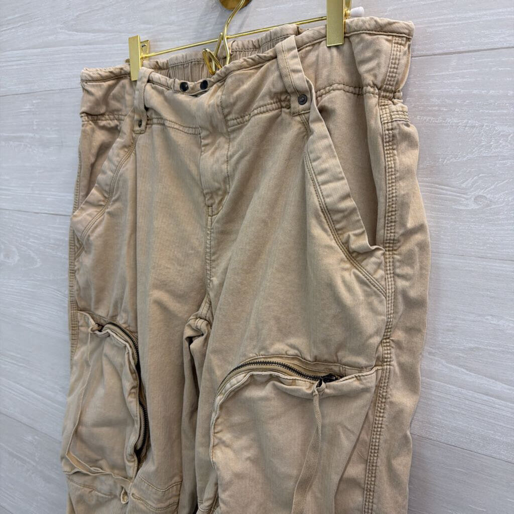 We The Free Khaki Can't Compare Slouch Pants Medium