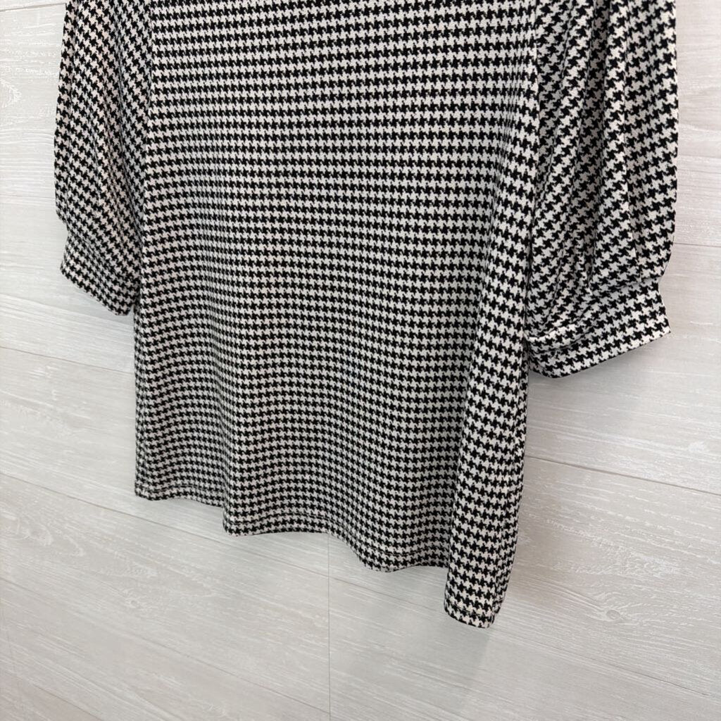 Black/ White Houndstooth Print Short Puff Sleeve Top Small