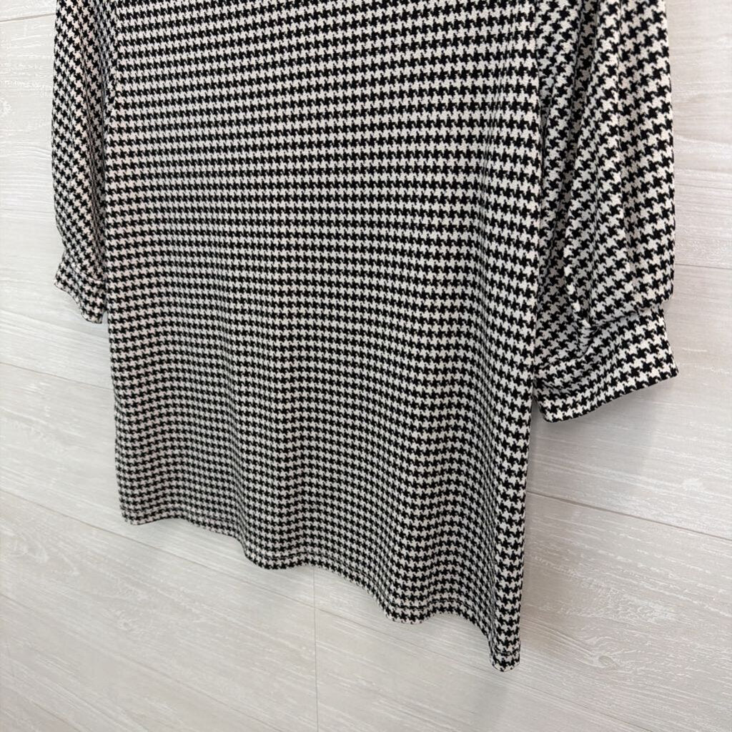 Black/ White Houndstooth Print Short Puff Sleeve Top Small