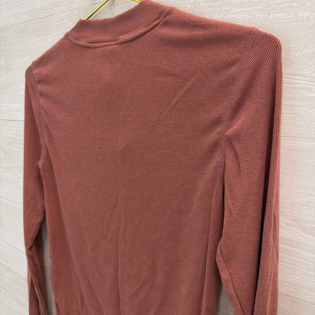 Vuori Mauve Pink Ribbed Mock Neck Cropped Long Sleeve Top Medium