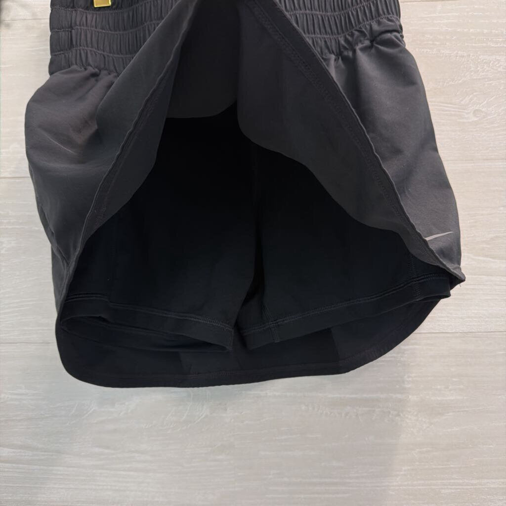 Nike Black High Waisted Athletic Skirt with Shorts Medium