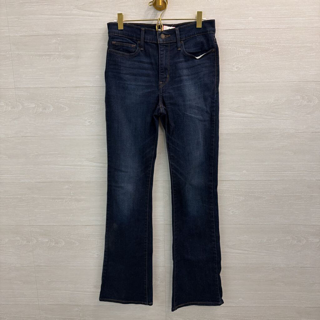 Levi Dark Wash Slimming Boot Jeans 29