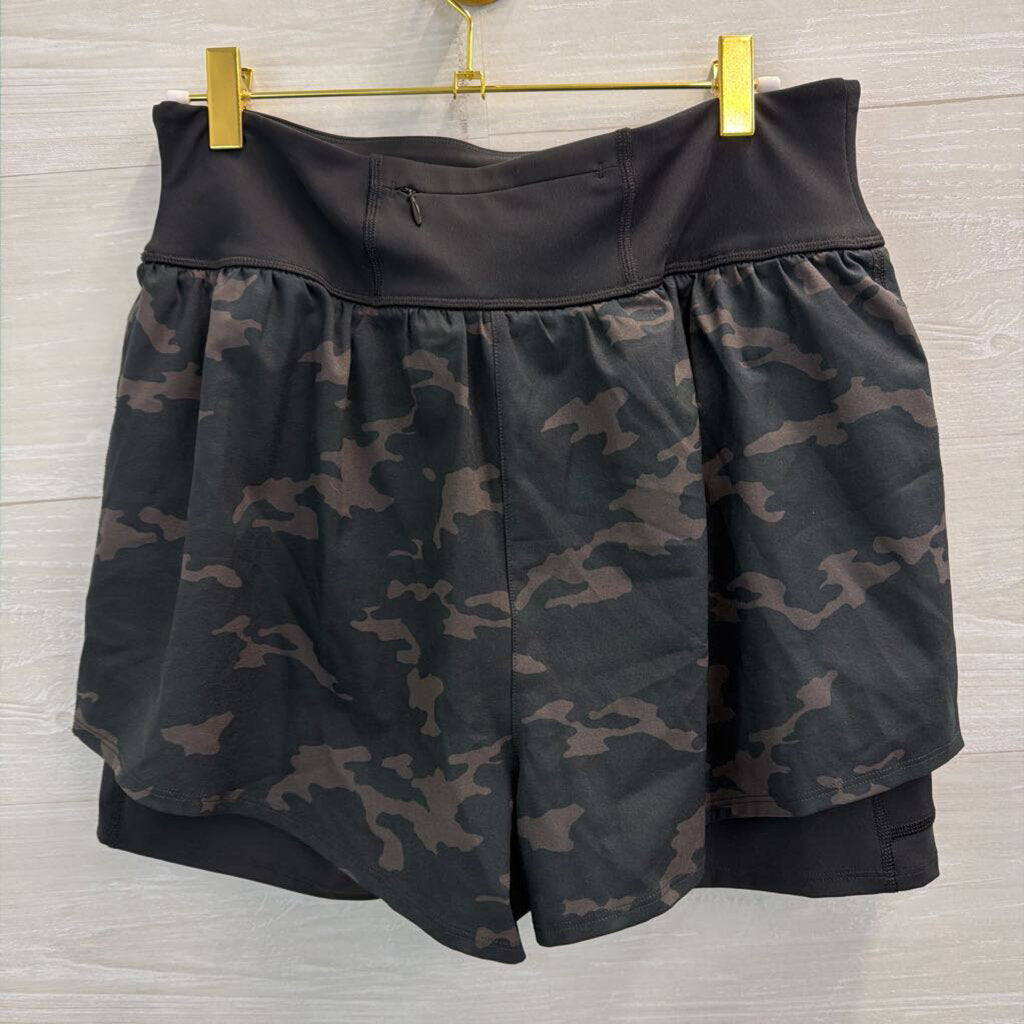 Spanx Black Camo Print Athletic Layered Shorts Large