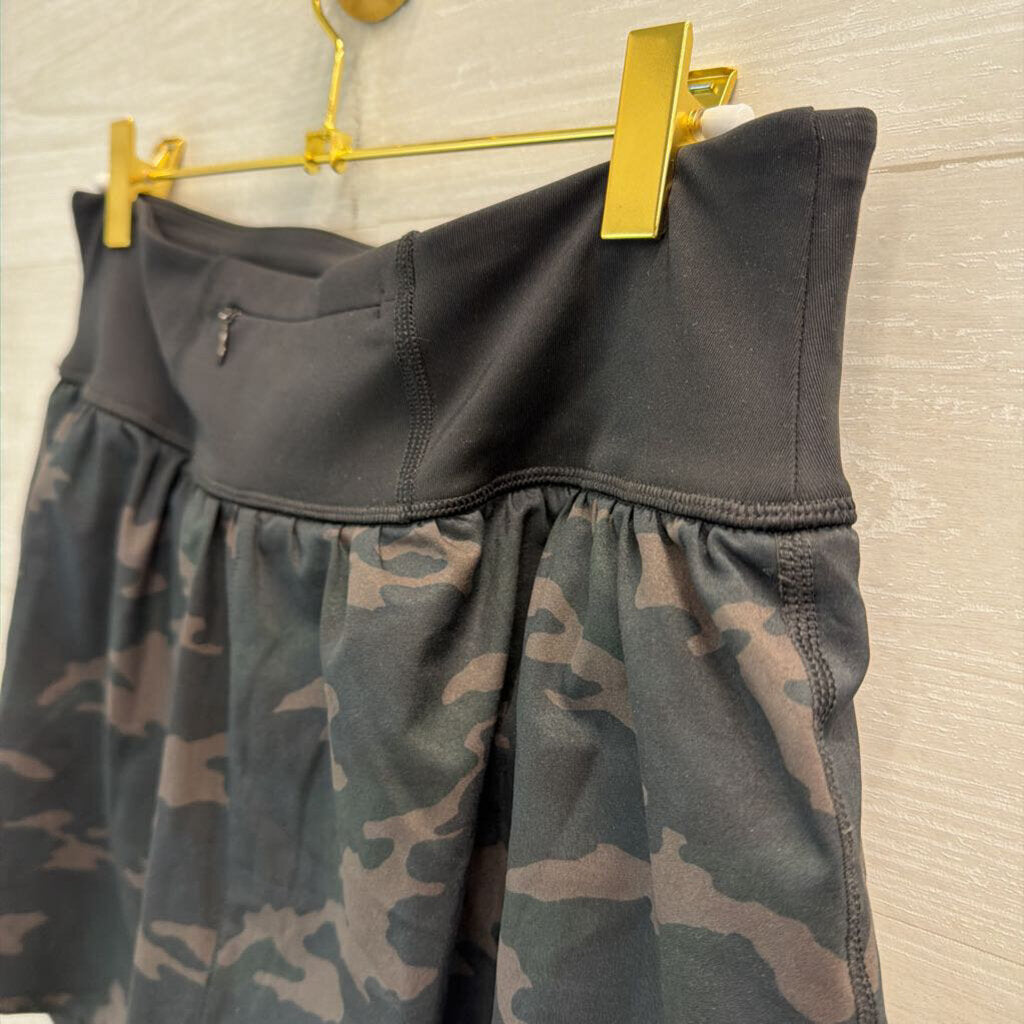 Spanx Black Camo Print Athletic Layered Shorts Large