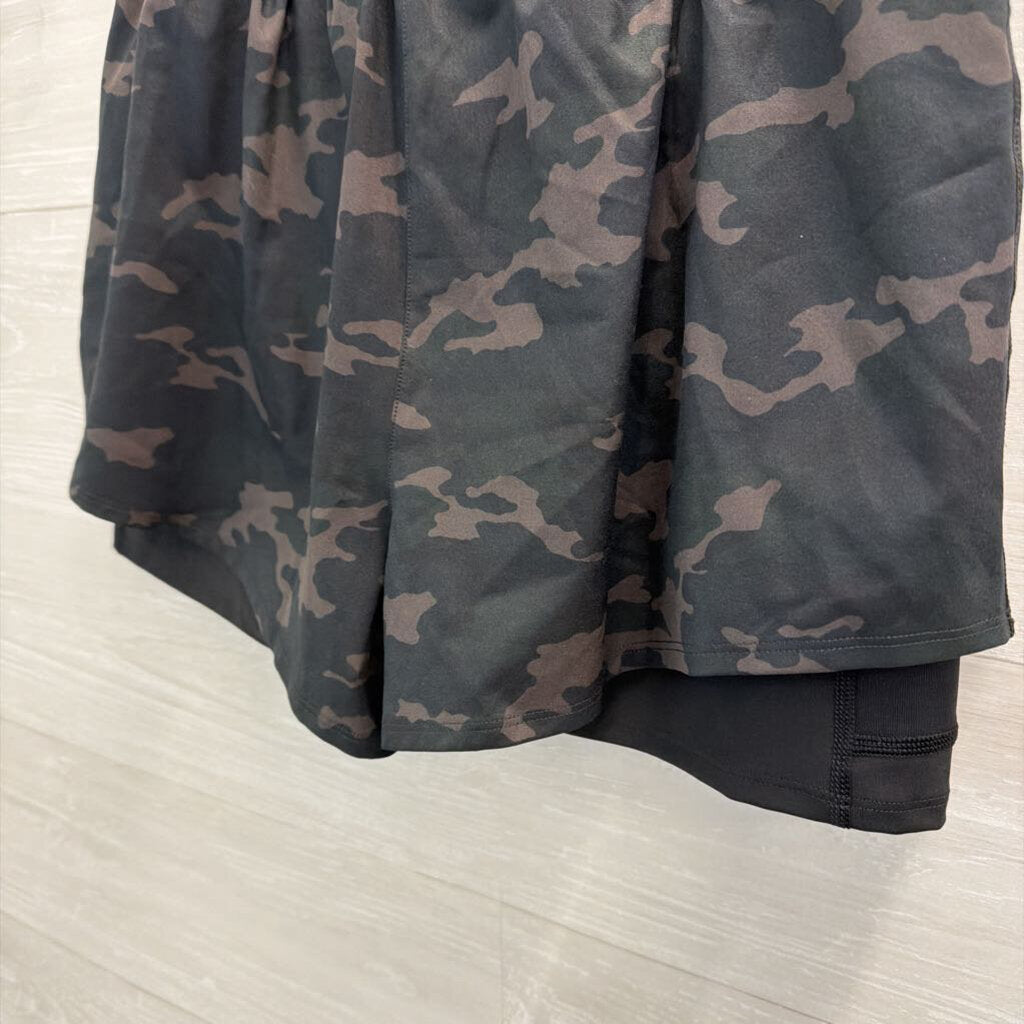 Spanx Black Camo Print Athletic Layered Shorts Large