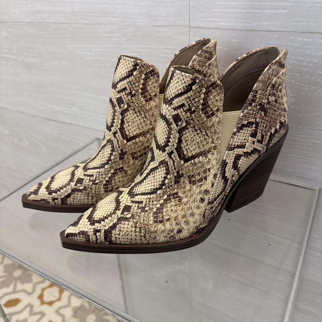 Vince Camuto Cream/ Brown Snakeskin Print Gradina Block Heel Ankle Boots 7.5