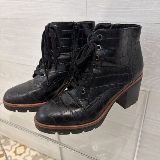 Naturalizer Black Crocodile Leather Madalynn Lace Up Booties 9