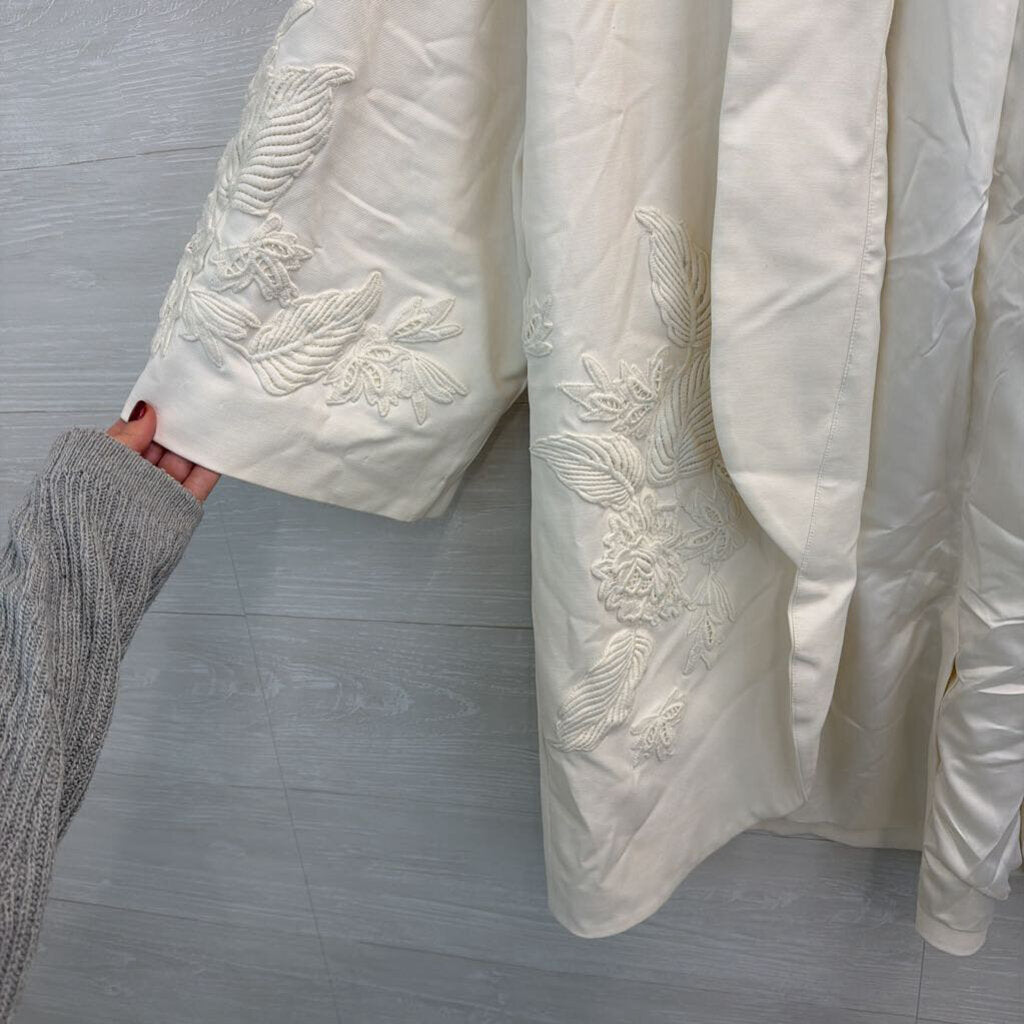 Chicos White Embroidered Flower Open Front Jacket 12/14