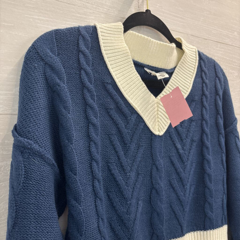 Faith and Zoe Blue/ White Cropped Cable Knit Sweater Small