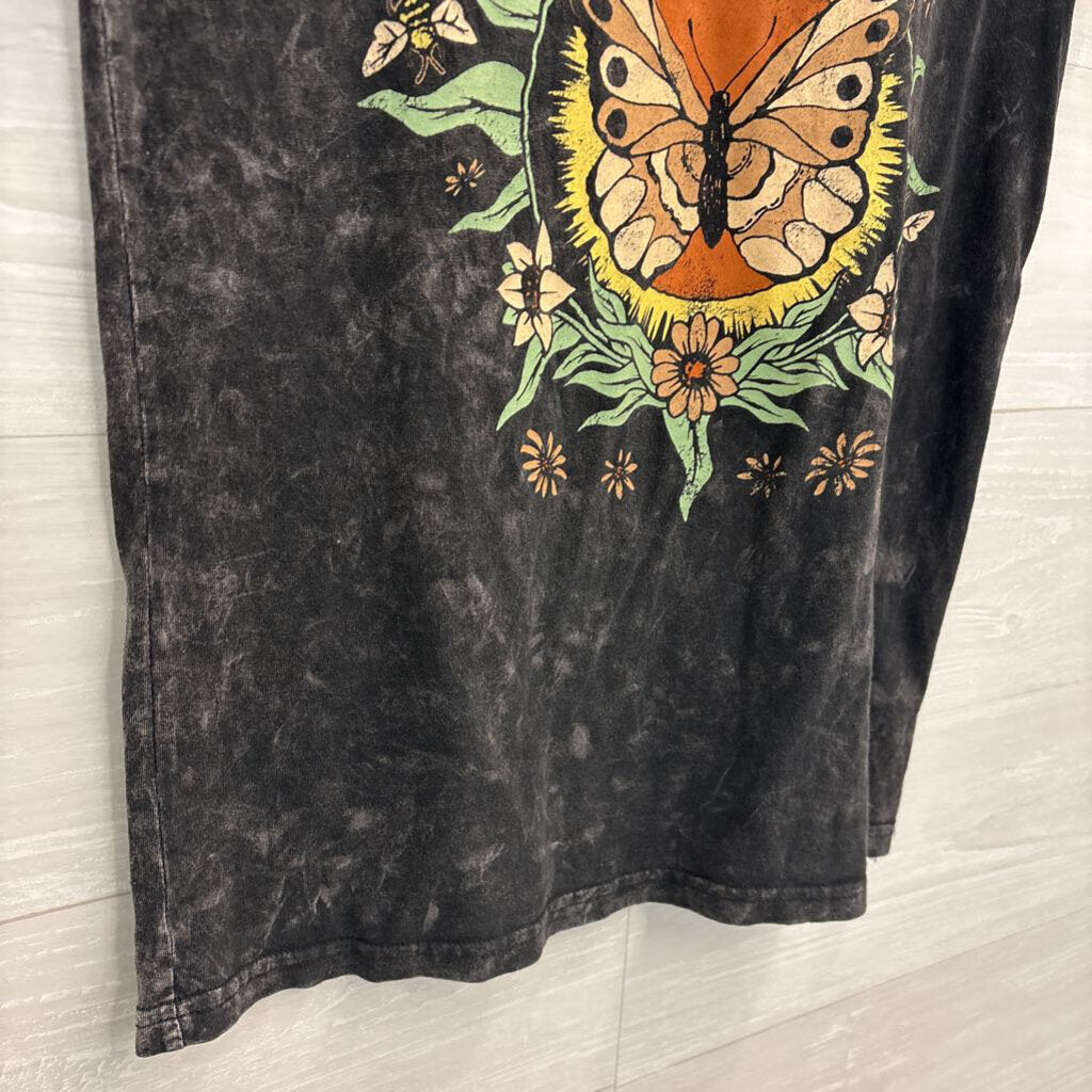 Walnut and 39th Grey Think Happy Short Sleeve Graphic Tee Extra Small