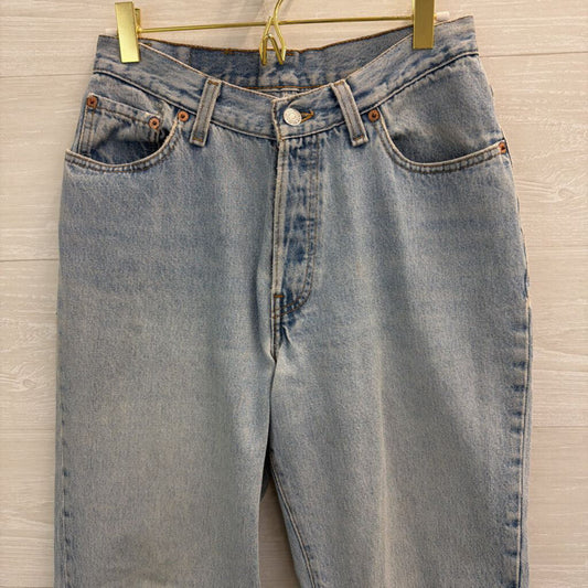 Levi Light Wash High Rise Mom Jeans 11