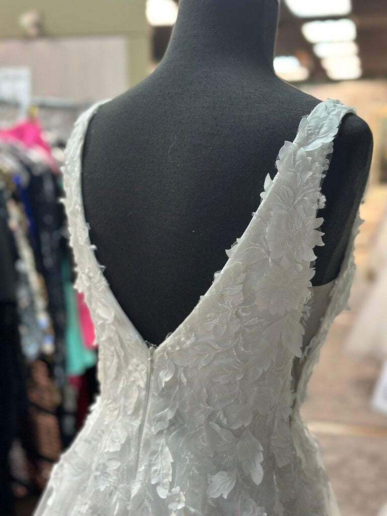 Ivory Layered Sparkle/ Lace A Line Bridal Gown 6