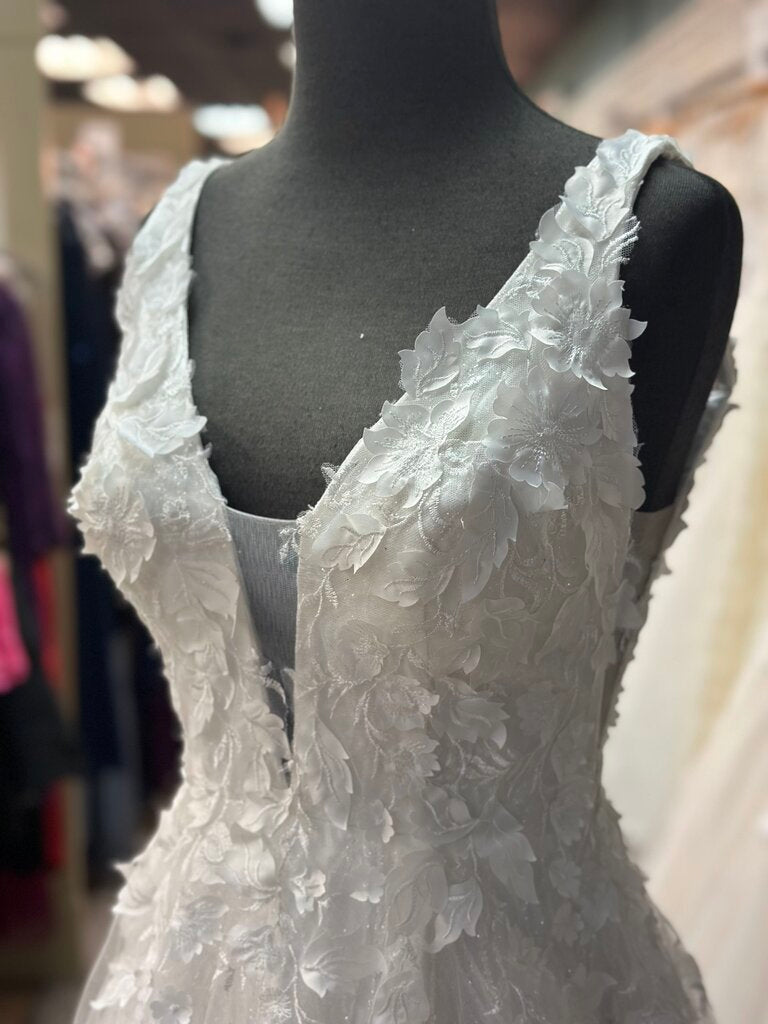 Ivory Layered Sparkle/ Lace A Line Bridal Gown 6