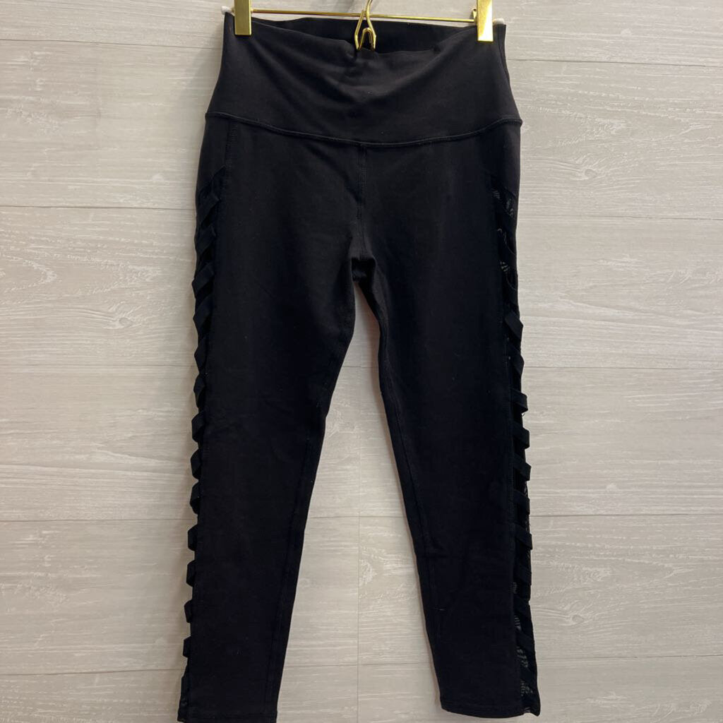 Alo Black Criss Cross Sides Cropped Leggings Medium