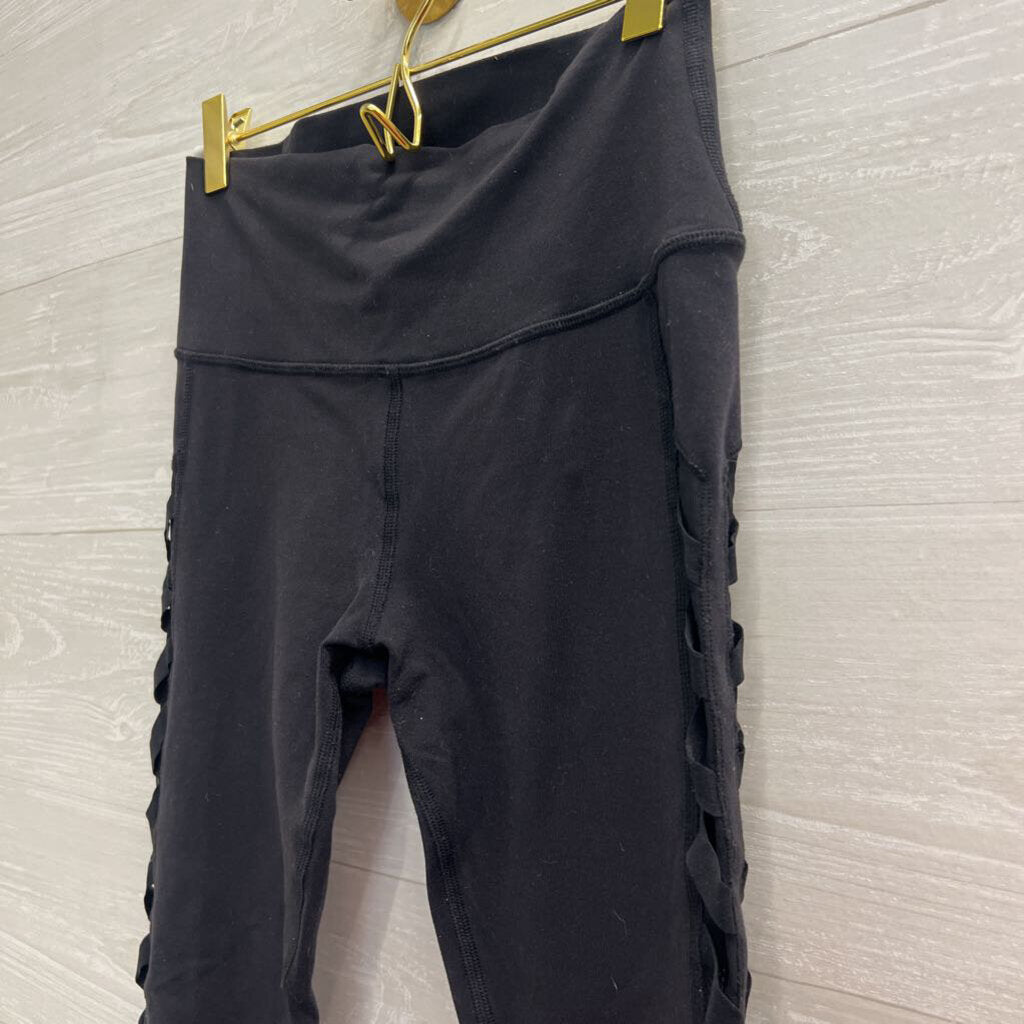 Alo Black Criss Cross Sides Cropped Leggings Medium