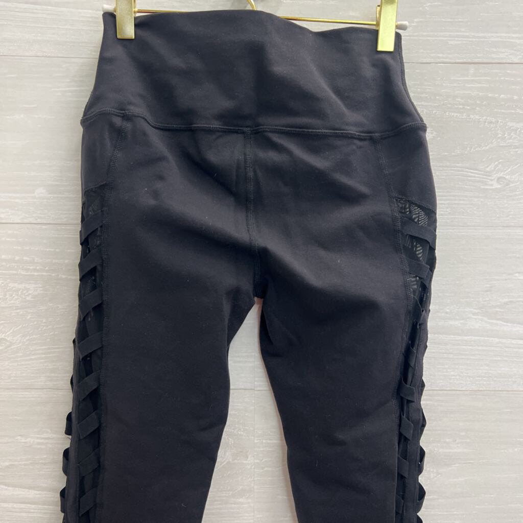 Alo Black Criss Cross Sides Cropped Leggings Medium