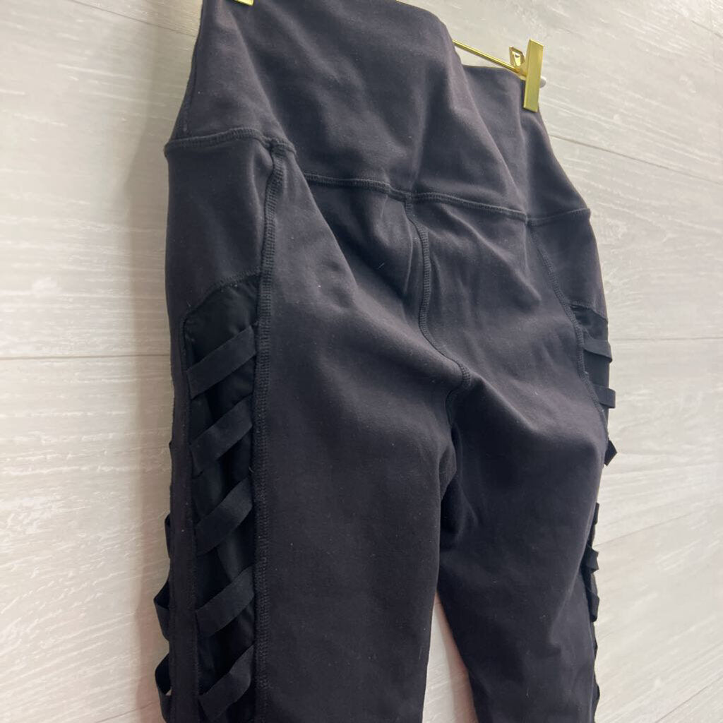 Alo Black Criss Cross Sides Cropped Leggings Medium