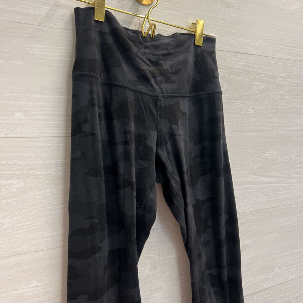 Lululemon Black Camo Print Leggings 6
