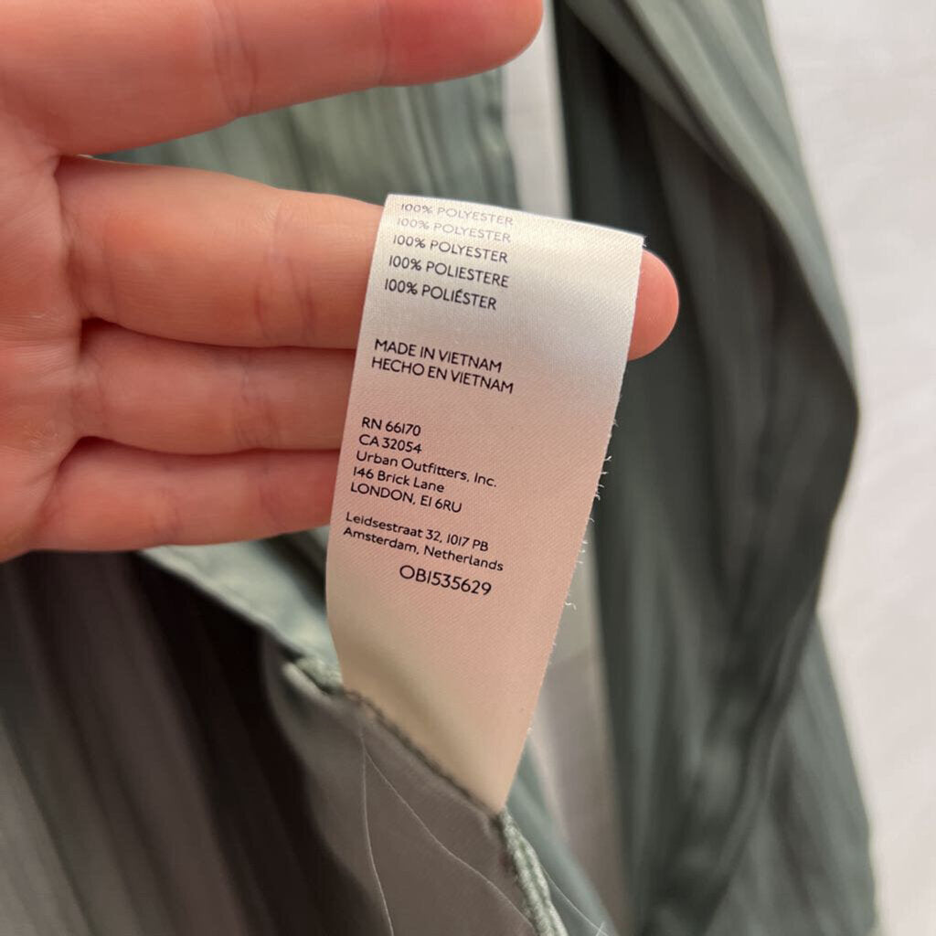 Anthropologie Green Silky Long Sleeve Button Down Top Medium