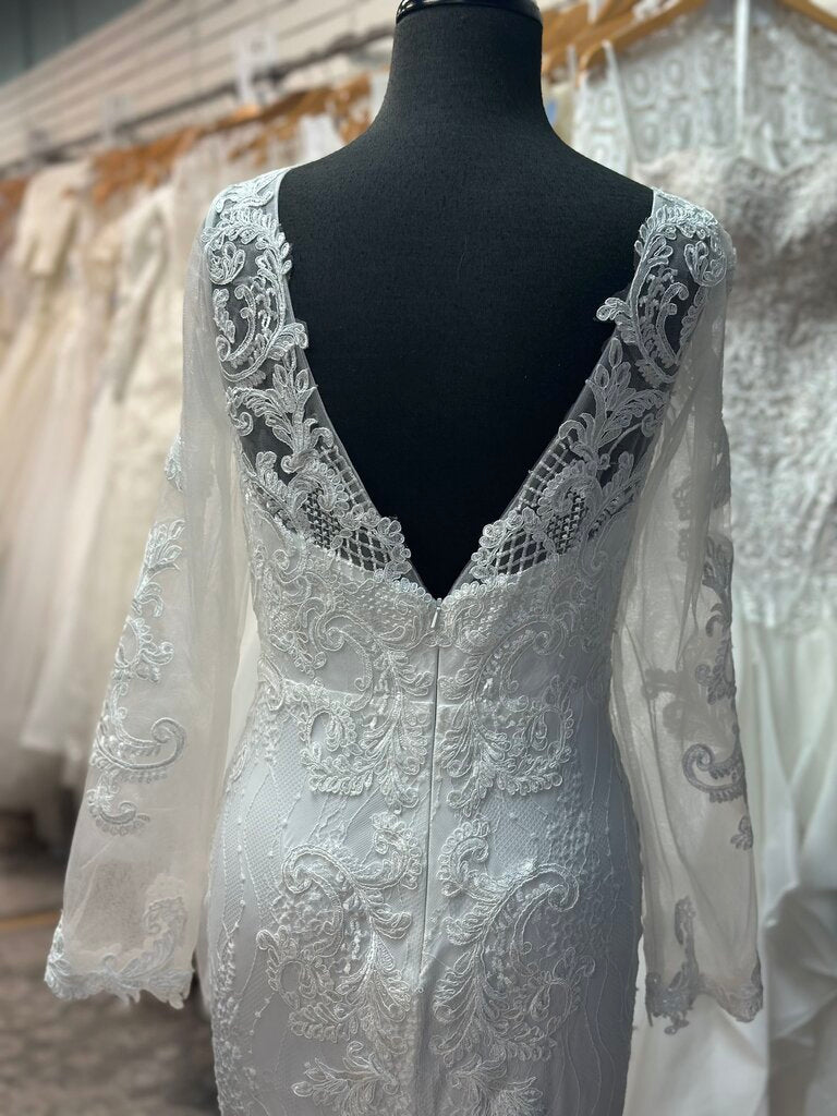Dave & Johnny Fitted Lace Long Sleeve Wedding Dress 14