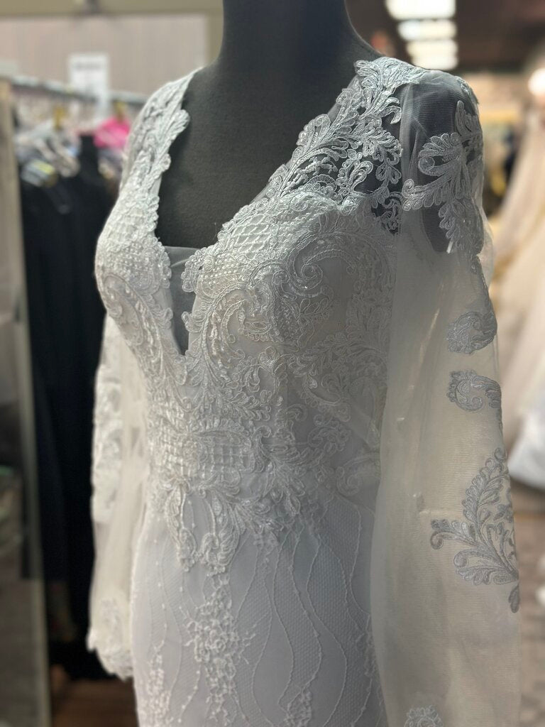 Dave & Johnny Fitted Lace Long Sleeve Wedding Dress 14