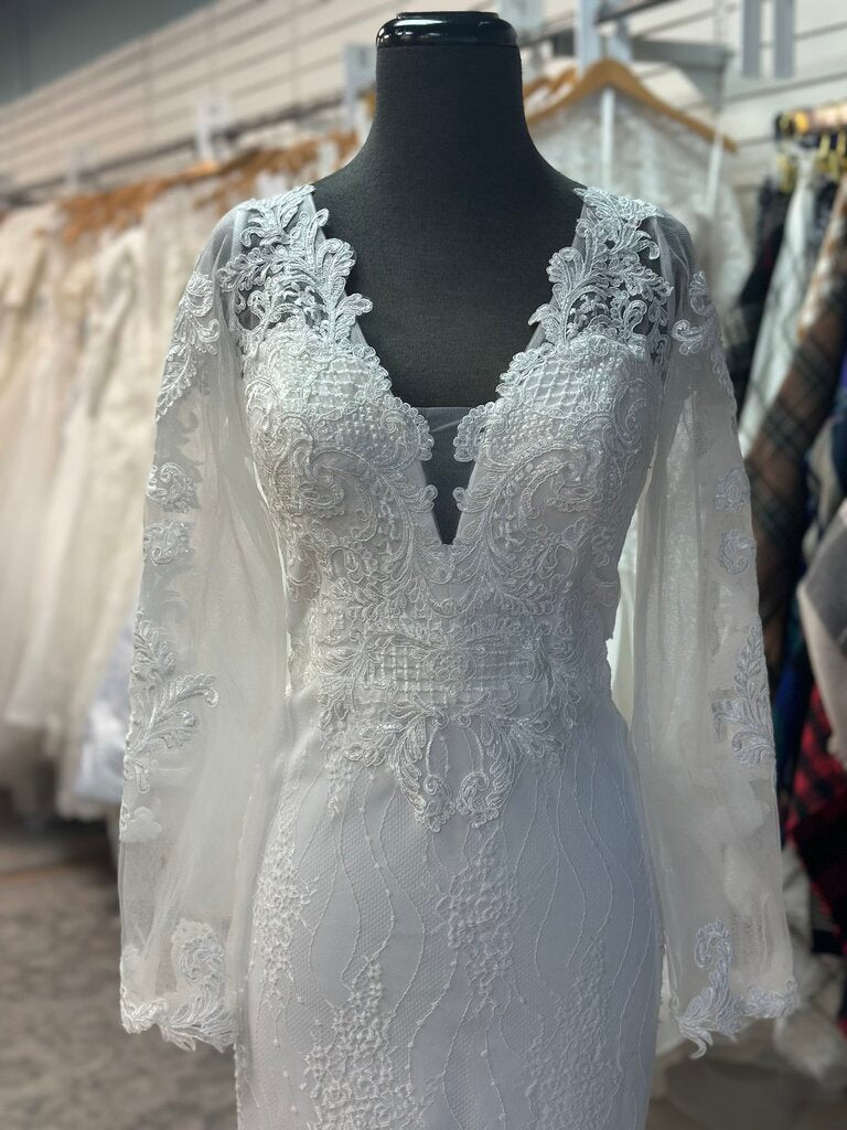 Dave & Johnny Fitted Lace Long Sleeve Wedding Dress 14