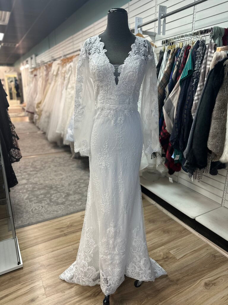 Dave & Johnny Fitted Lace Long Sleeve Wedding Dress 14