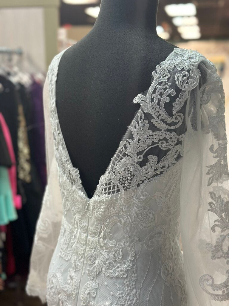 Dave & Johnny Fitted Lace Long Sleeve Wedding Dress 14