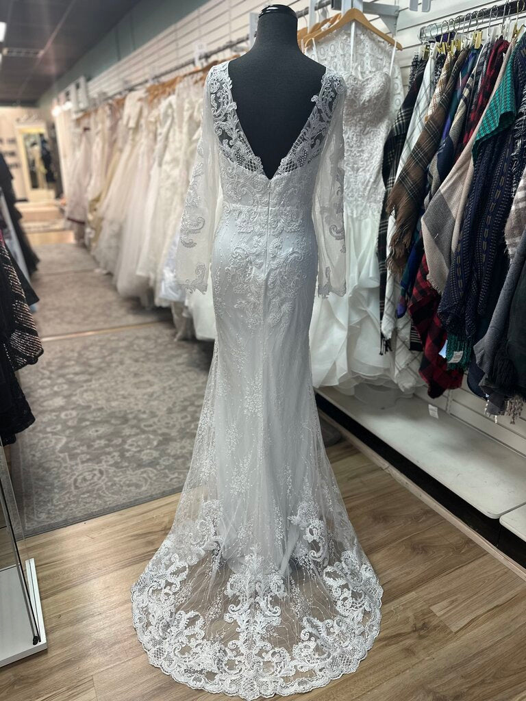 Dave & Johnny Fitted Lace Long Sleeve Wedding Dress 14
