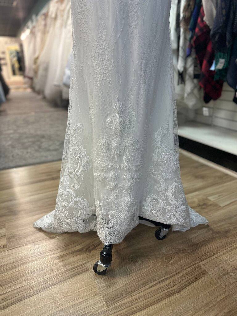 Dave & Johnny Fitted Lace Long Sleeve Wedding Dress 14