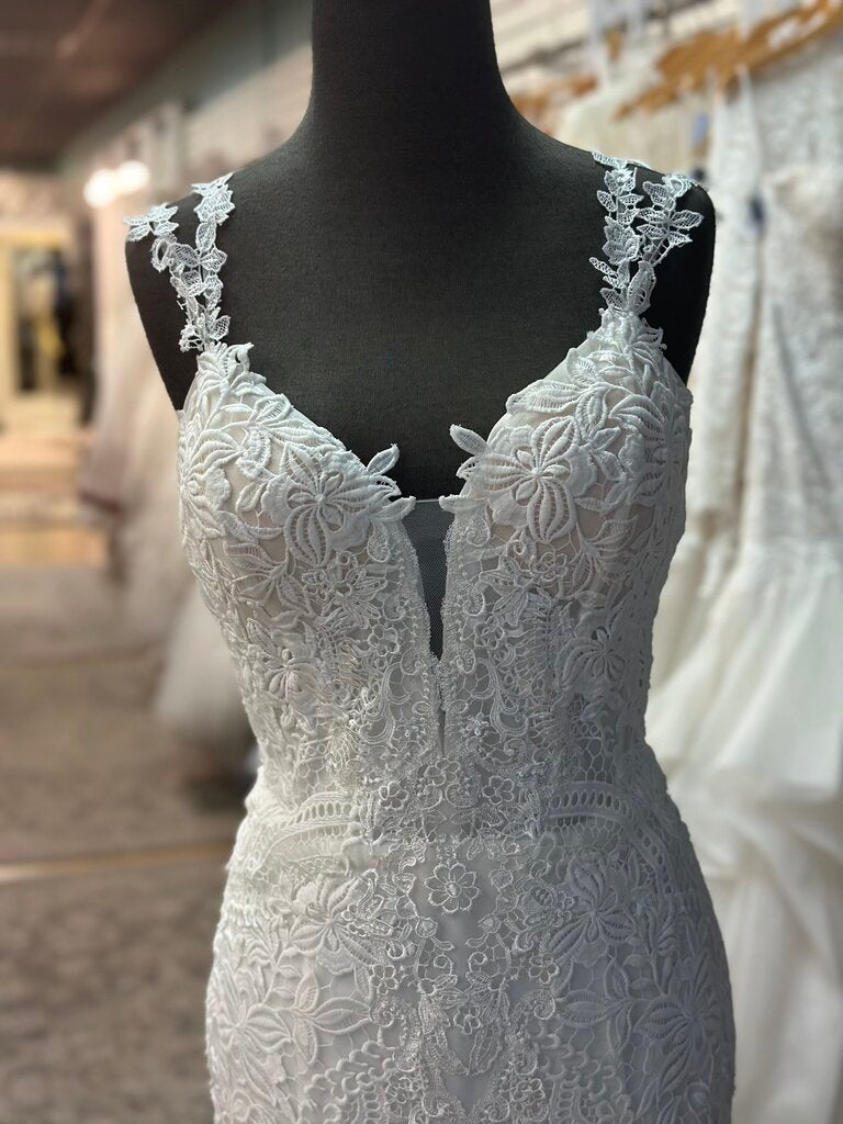Jessica McClintock Lace Fitted Wedding Dress 12
