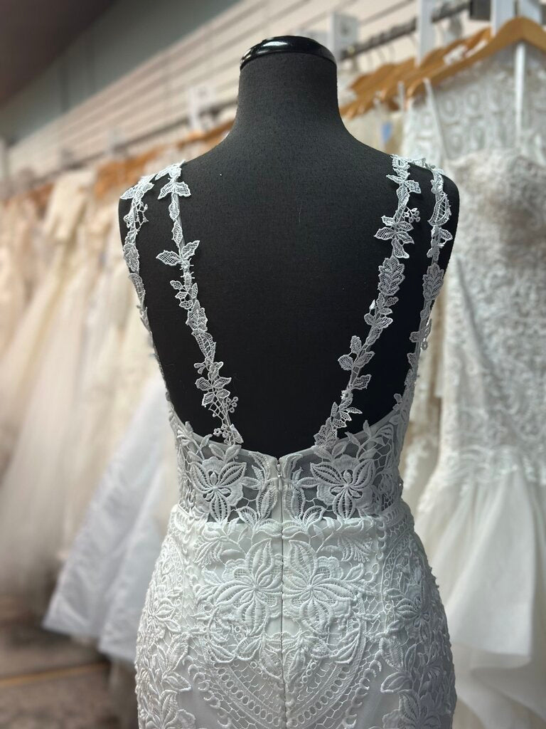 Jessica McClintock Lace Fitted Wedding Dress 12