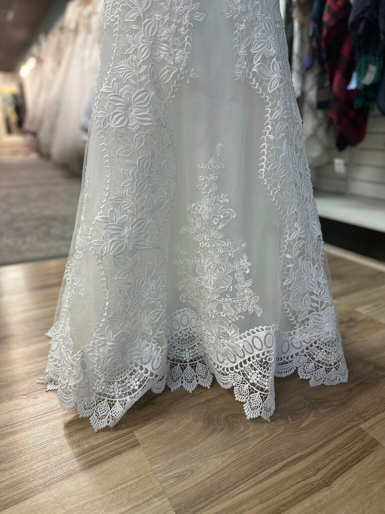 Jessica McClintock Lace Fitted Wedding Dress 12