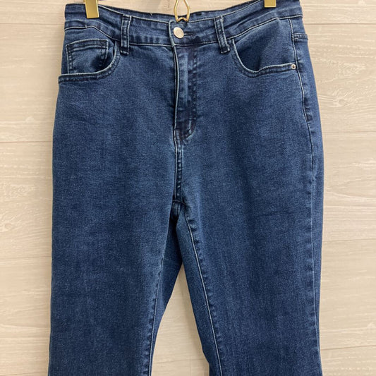 Dark Wash Flare Leg Jeans Medium