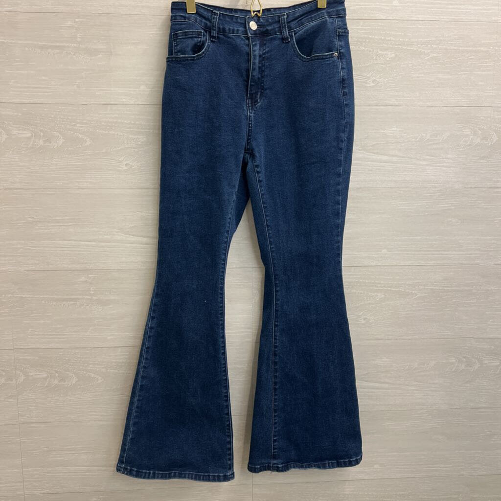 Dark Wash Flare Leg Jeans Medium