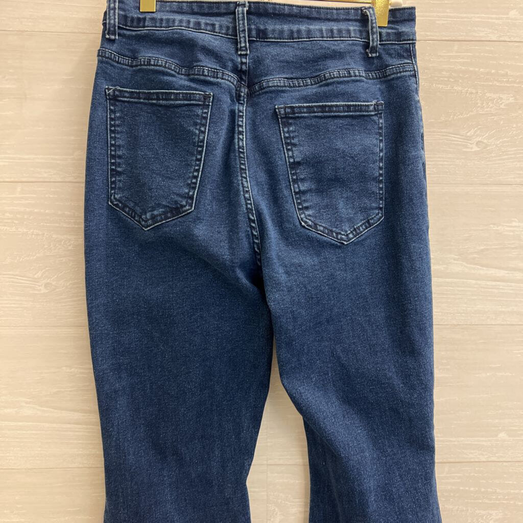 Dark Wash Flare Leg Jeans Medium