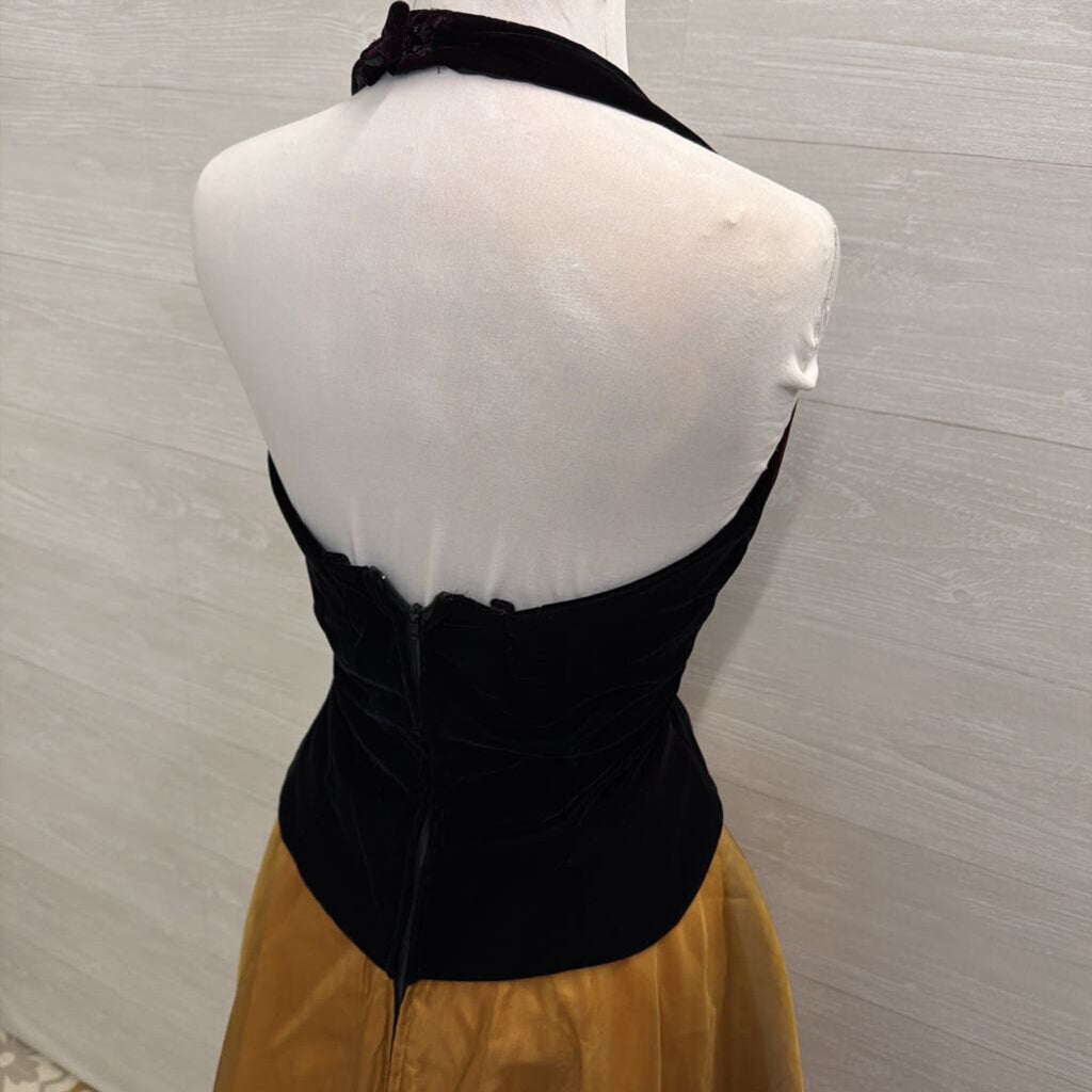 Vintage Dave and Johnny Black Velvet Halter Top Gold Skirt Long Formal Dress 11/12