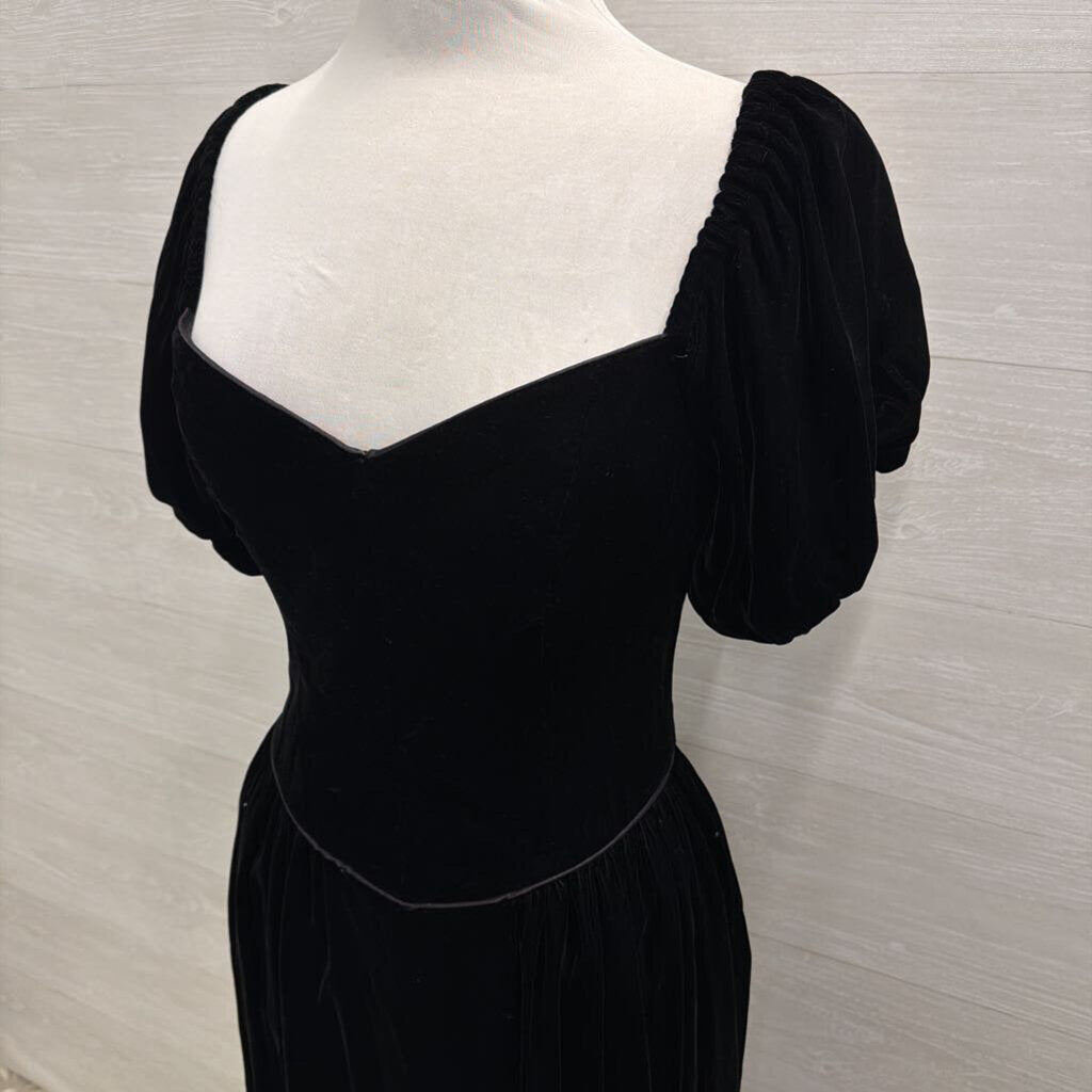 Vintage Niki Black Velvet Short Puff Sleeve Midi Formal Dress 7/8