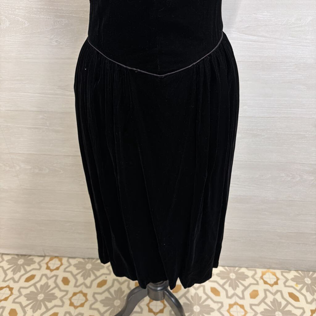 Vintage Niki Black Velvet Short Puff Sleeve Midi Formal Dress 7/8