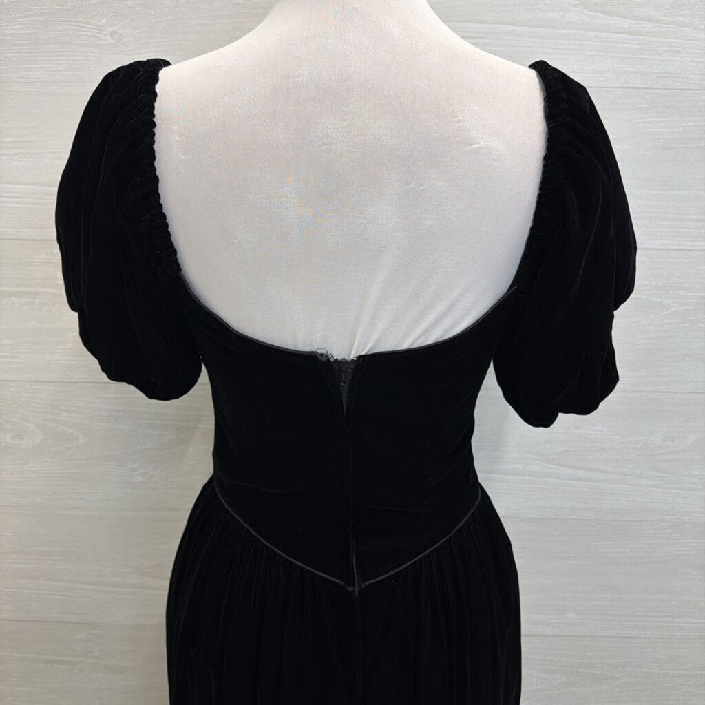Vintage Niki Black Velvet Short Puff Sleeve Midi Formal Dress 7/8