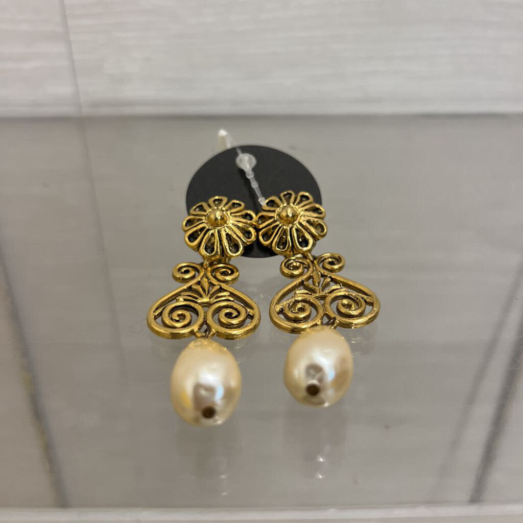 Vintage Gold/ Pearl Statement Drop Clip On Earrings