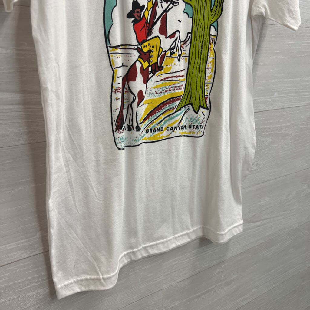 Kaeraz White/ Multi Arizona Short Sleeve Graphic Tee Medium