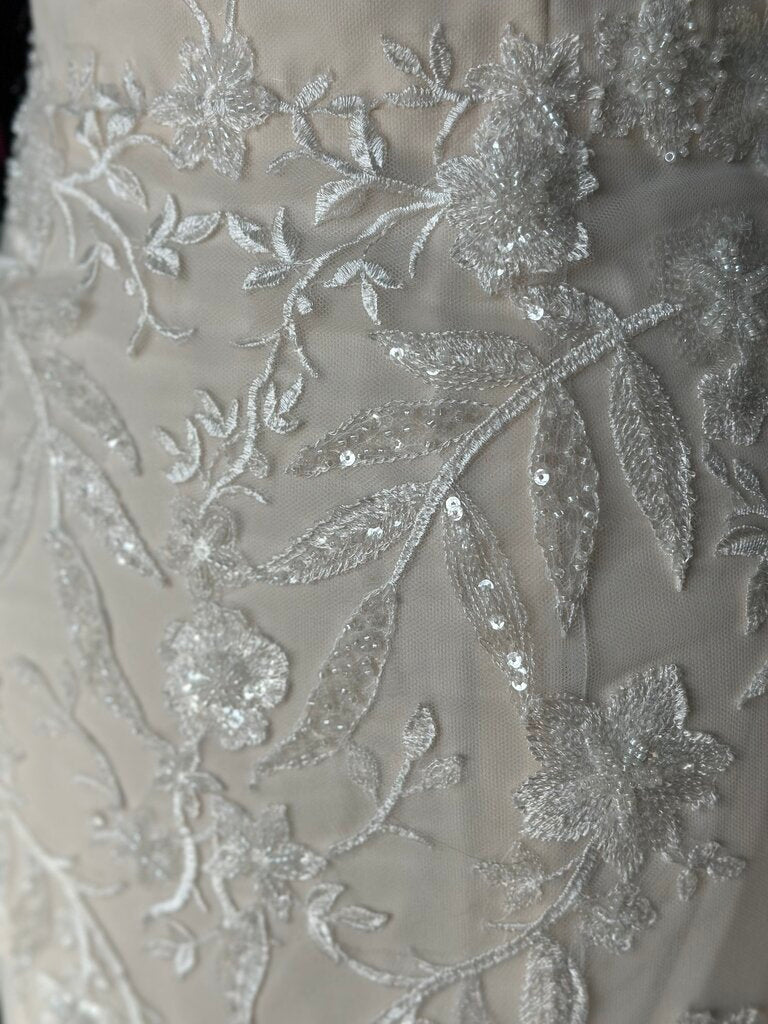 Justin Alexander Adore Ivory/ Peach V Neck Lace Bridal Gown 12