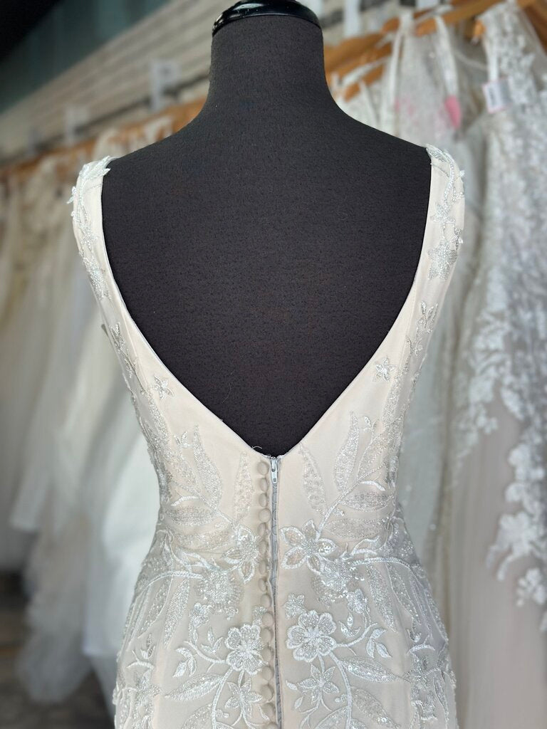 Justin Alexander Adore Ivory/ Peach V Neck Lace Bridal Gown 12