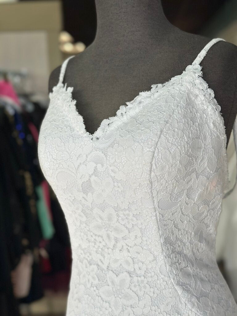 Moonlight Ivory Lace Bridal Gown 10