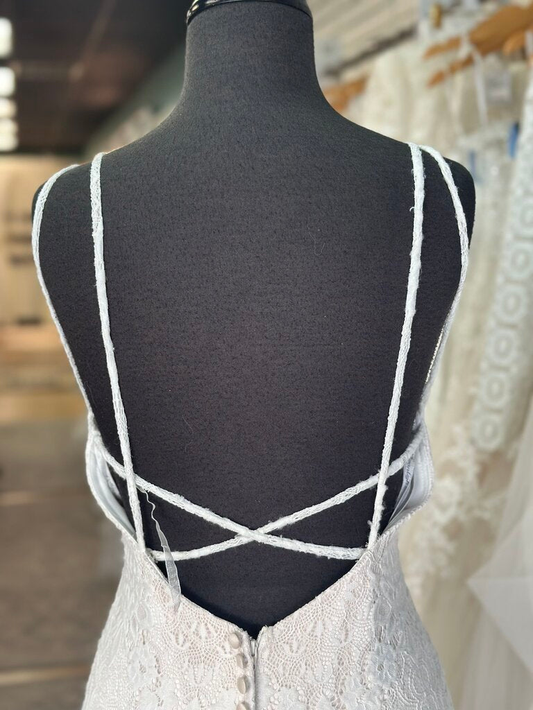 Moonlight Ivory/ Champagne Lace Bridal Gown 8