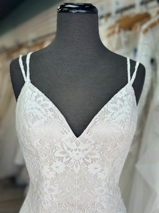 Moonlight Ivory/ Champagne Lace Bridal Gown 8